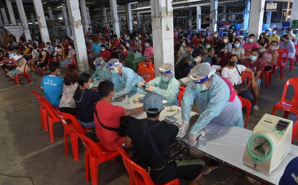 Vacinação na Tailândia com imunizante chinês da Sinovac Biotech