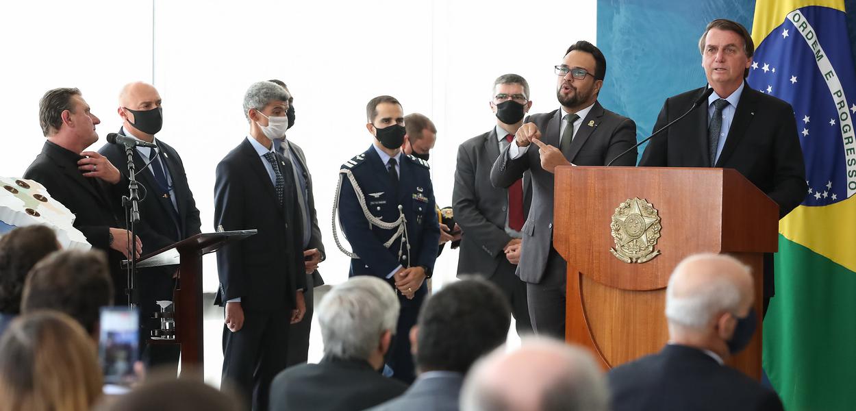 Jair Bolsonaro em cerimônia no Palácio do Planalto