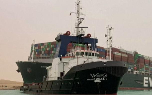 Um navio que encalhou no Canal do Suez, no Egito, saiu da China em direção à Holanda