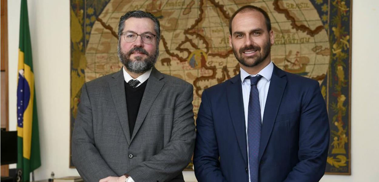 Ernesto Araújo e Eduardo bolsonaro
