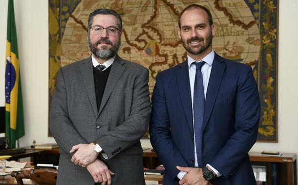 Ernesto Araújo e Eduardo bolsonaro