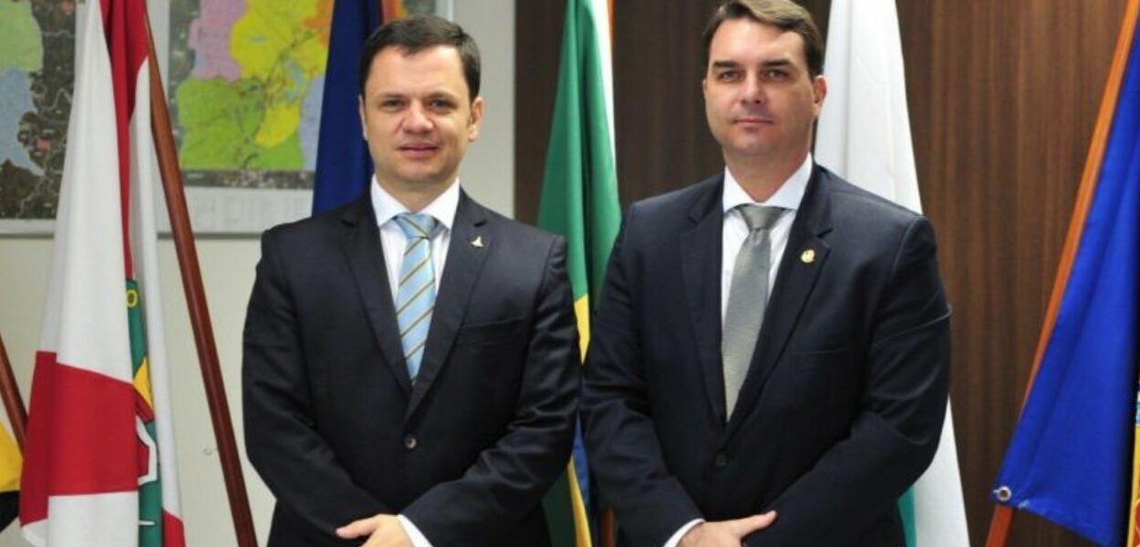 Anderson Torres e Flávio Bolsonaro