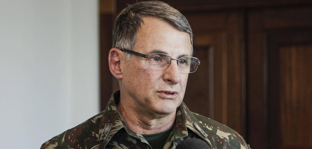 General Edson Pujol, comandante do Exército
