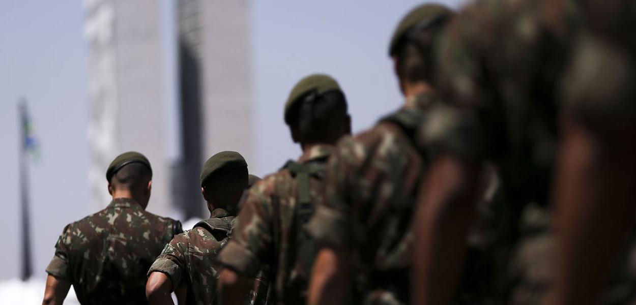  Preparativos finais para o desfile de 7 de Setembro, na Esplanada dos Minist鲩os.