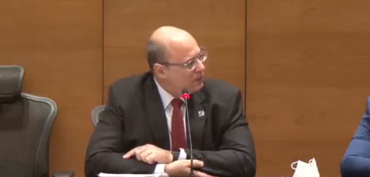 Governador afastado do Rio, Wilson Witzel chora e se diz inocente, durante julgamento do seu impeachment