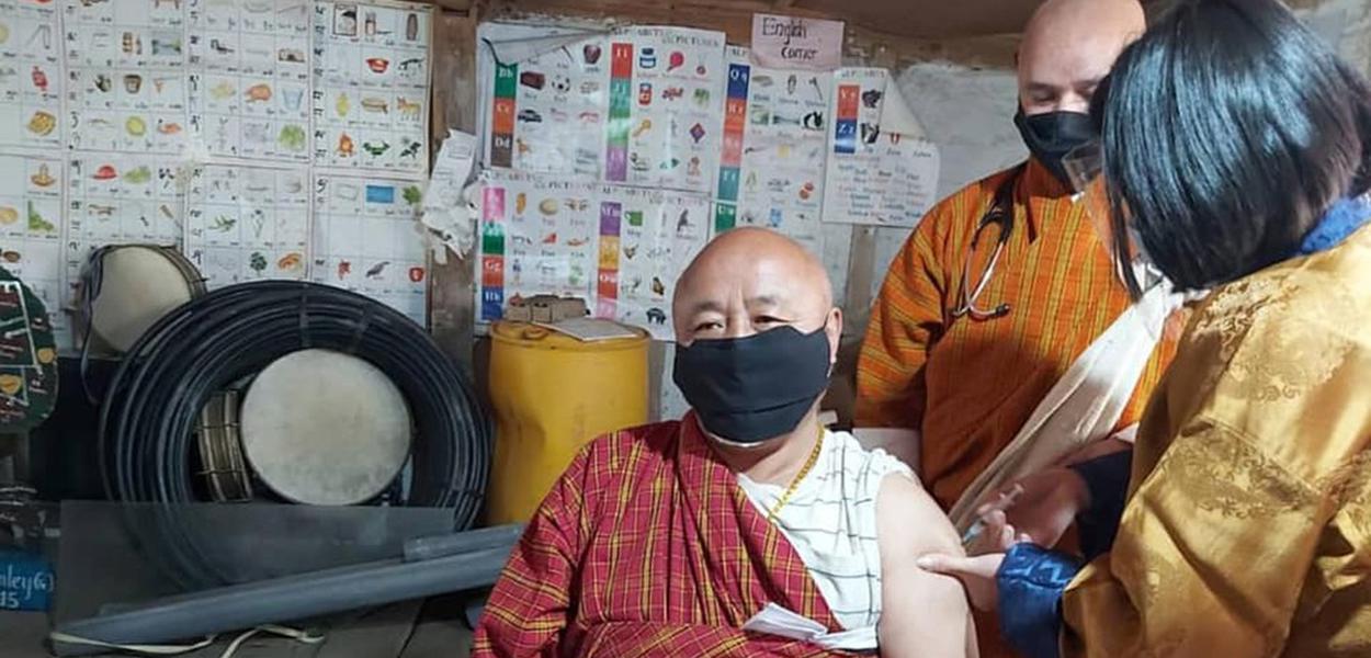 Imunização contra a Covid-19 no Butão