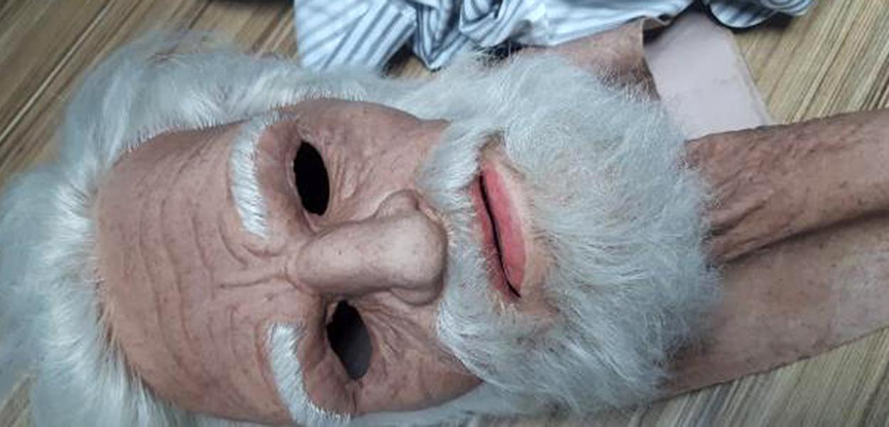 Máscara utilizada pelo suspeito da tentativa de assalto