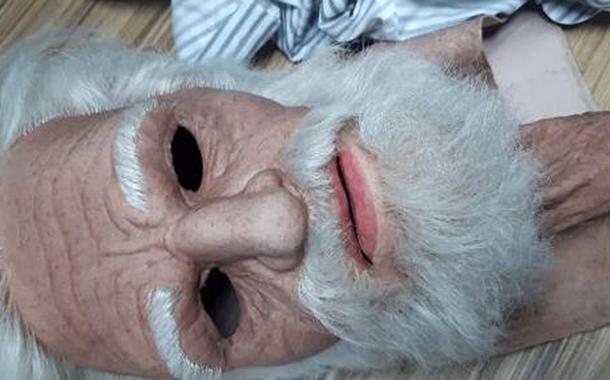 Máscara utilizada pelo suspeito da tentativa de assalto