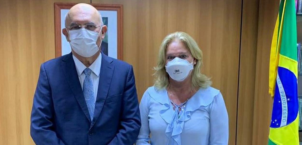 Milton Ribeiro, Ministro da Educação, ao lado de Cláudia Mansani Queda de Toledo, presidente da Capes (Foto: Reprodução).