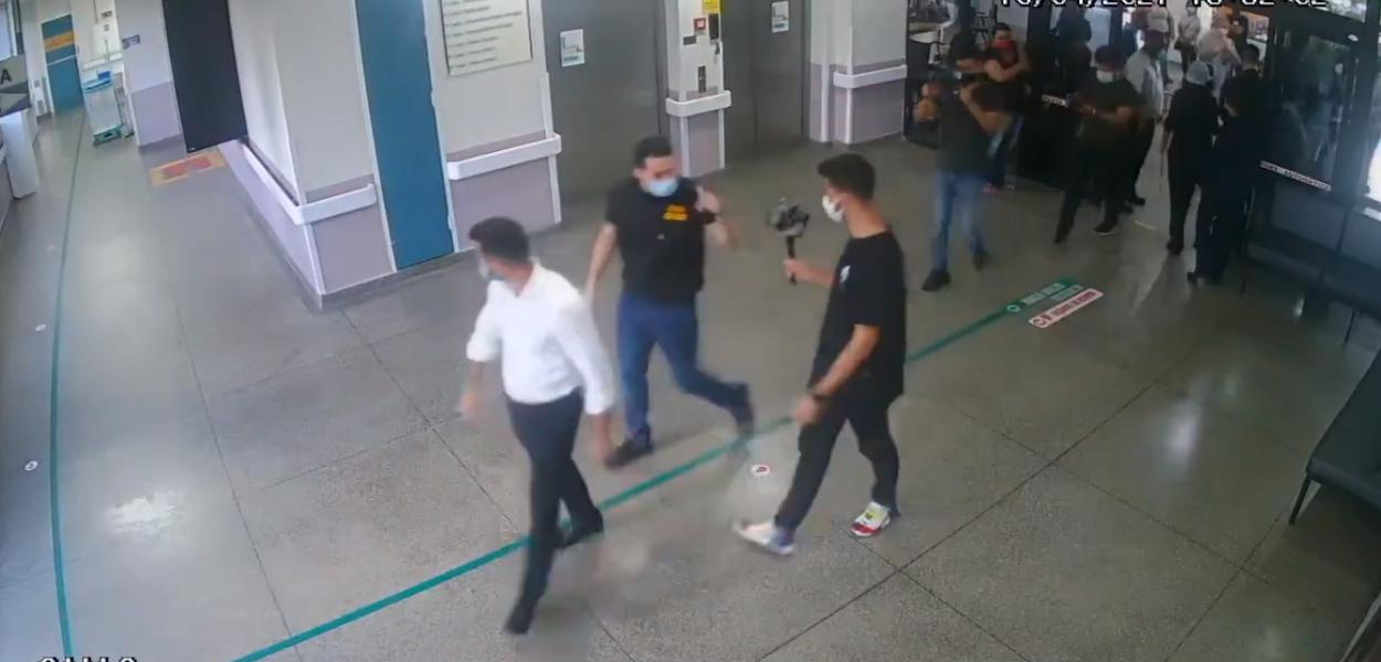 Imagens das câmeras de segurança mostram momento da invasão