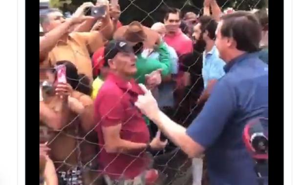 Bolsonaro promove aglomeração