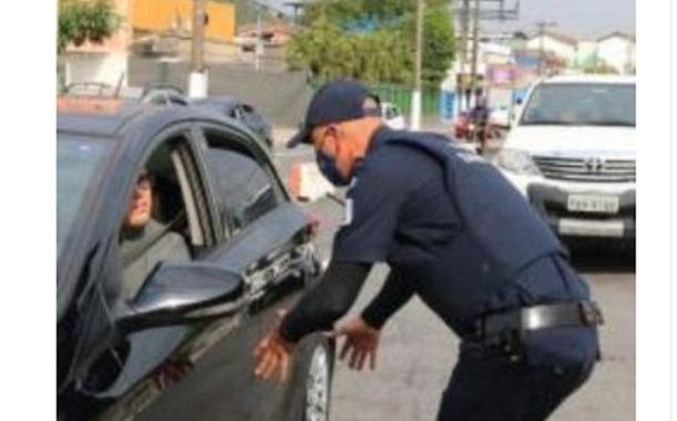 Capitão da PM se recusa a usar máscara e é multado em R$ 300 em Santos