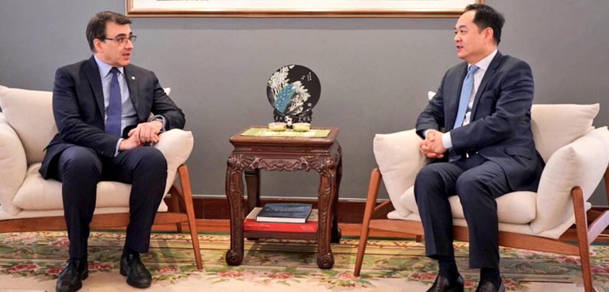 Carlos Alberto França e Yang Wanming em 2019