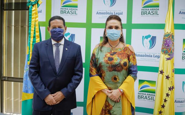 Hamilton Mourão e Kátia Abreu