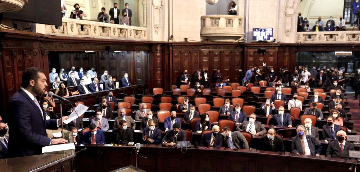 Cláudio Castro toma posse como governador do Rio de Janeiro