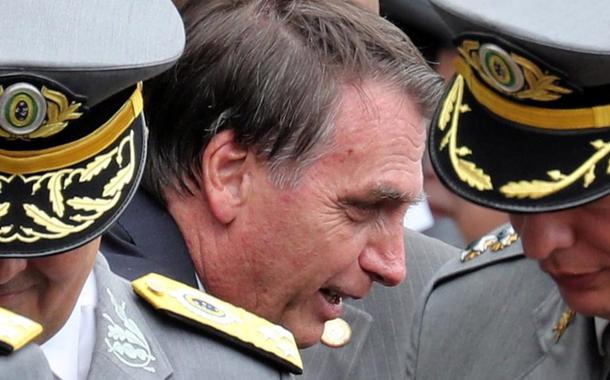 Bolsonaro com militares