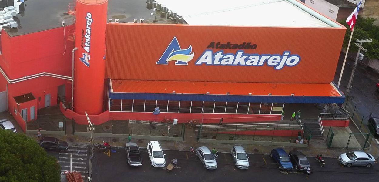 Seguranças de supermercado na Bahia são acusados de mentir sobre assassinato de duas pessoas