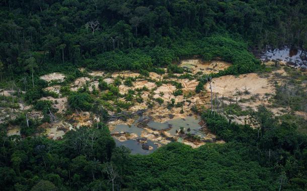 Garimpo na terra Yanomami, em Roraima