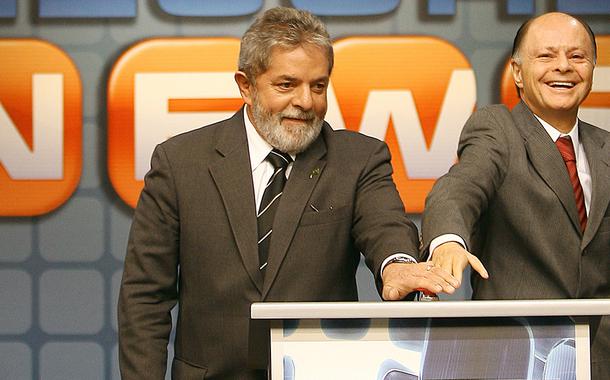 Lula e Edir Macedo em 2007, na inauguração da Record News