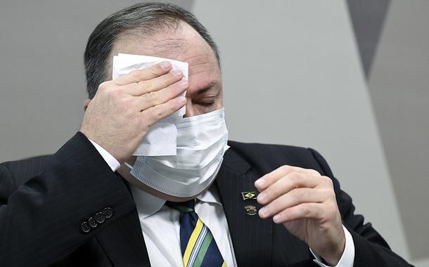 O ex-ministro da Saúde Eduardo Pazuello em depoimento na CPI da Covid no Senado nesta quarta-feira (19)