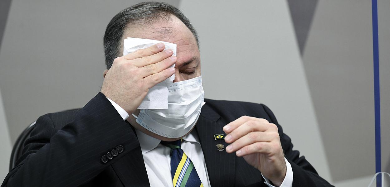 O ex-ministro da Saúde Eduardo Pazuello em depoimento na CPI da Covid no Senado nesta quarta-feira (19)