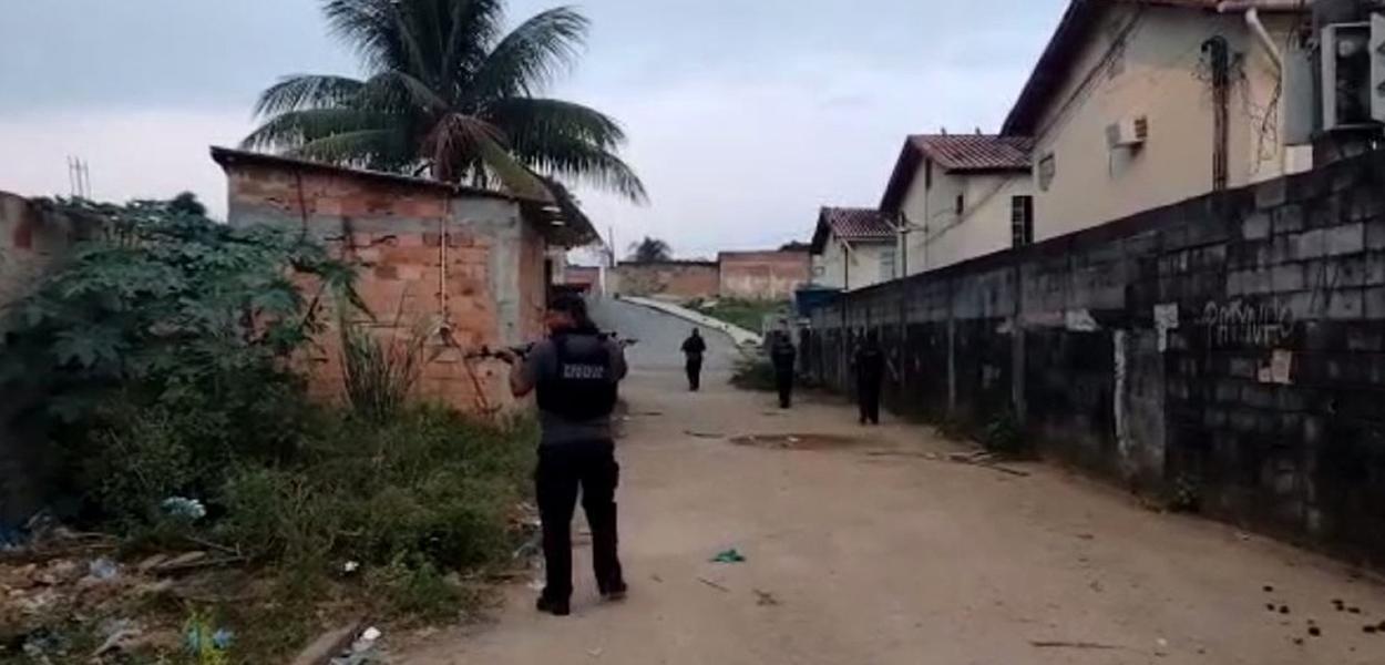 Equipes cumprem mandados em Belford Roxo