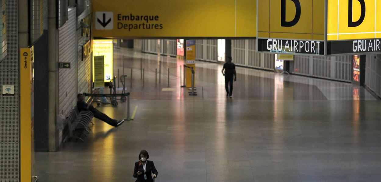 Rio de Janeiro - Aeroporto Santos Dumont fica vazio em primeiro dia com maioria das opera絥s transferidas para o Gale㯮 (Foto: Tomaz Silva/Agꮣia Brasil)