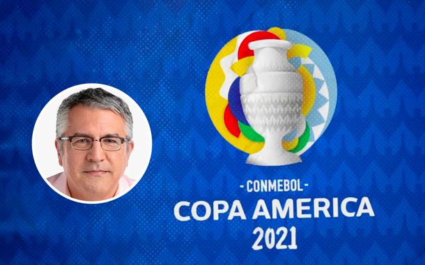 Jair Bolsonaro participa da solenidade comemorativa do Dia Nacional do Futebol, no Ministério da Cidadania.
