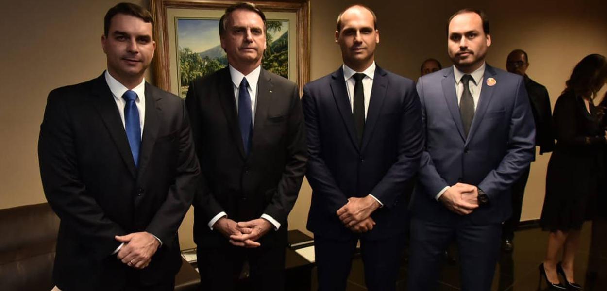 Flavio, Jair, Eduardo e Carlos Bolsonaro