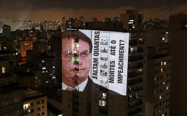 Projeção em protesto contra Bolsonaro