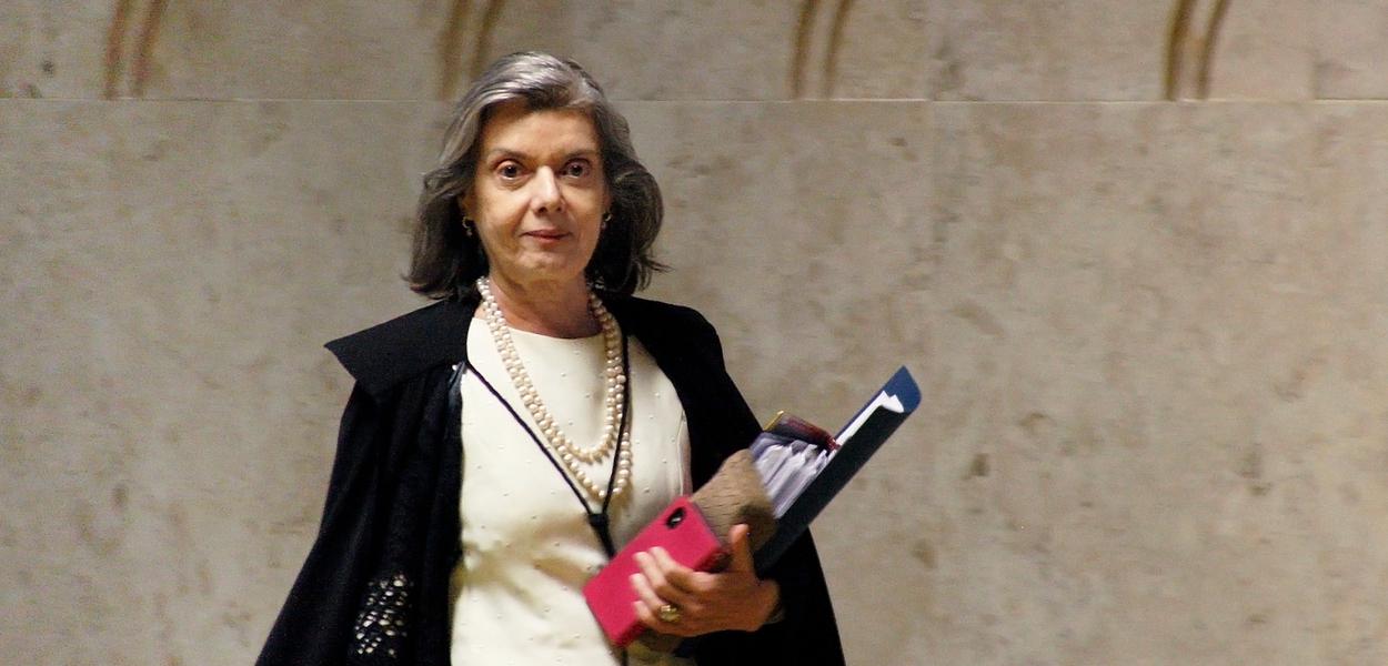 Cármen Lúcia