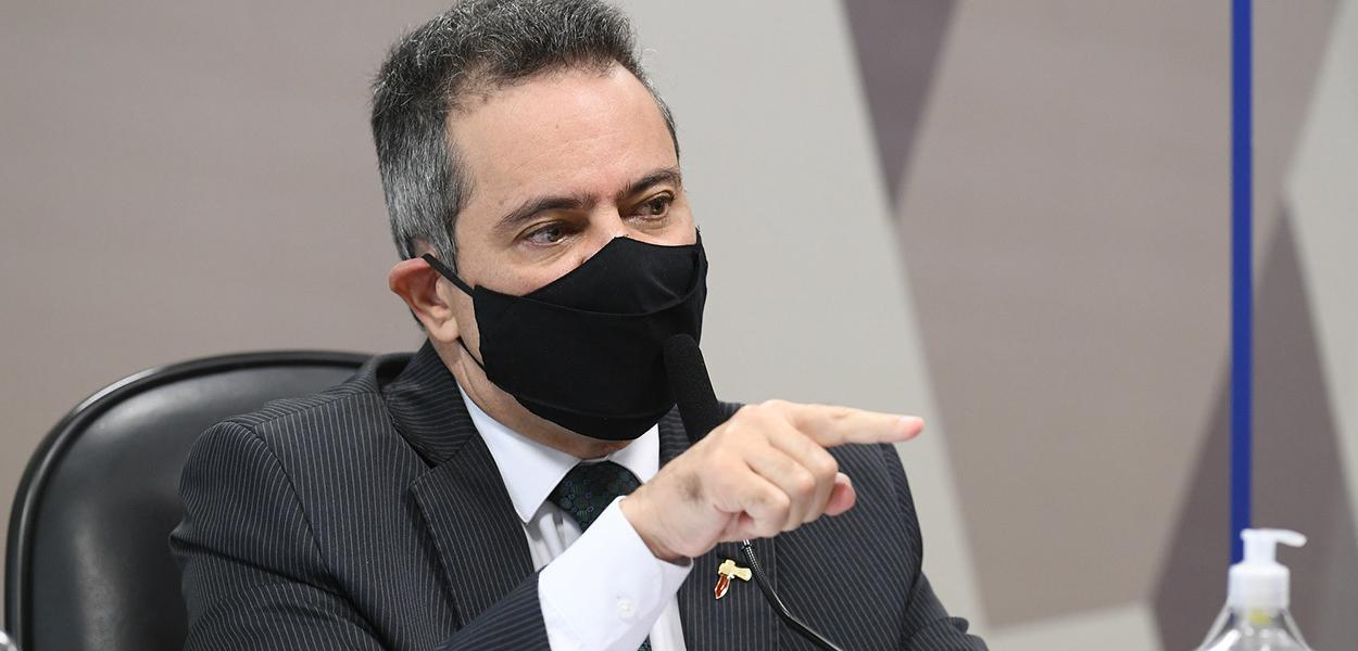 Elcio Franco em depoimento na CPI da Covid no Senado