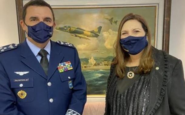 Carlos de Almeida Baptista Junior e Bia Kicis