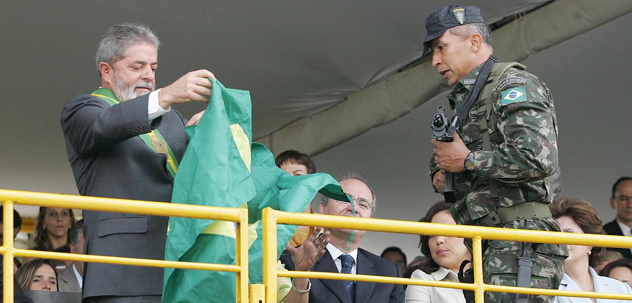Lula no desfile cívico-militar do Dia da Independência de 2006
