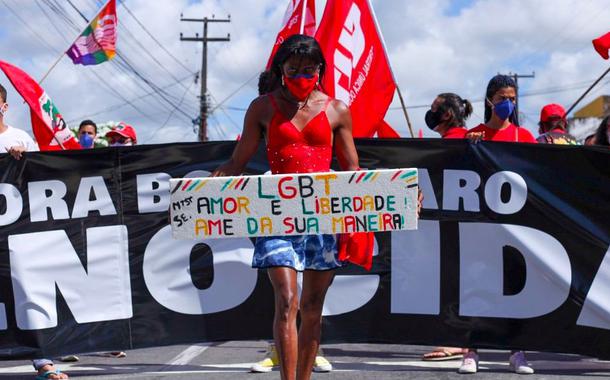 Manifestantes em Aracaju pedem o "Fora Bolsonaro"