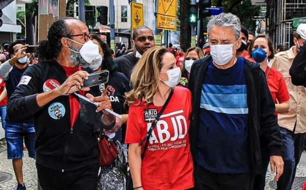 Chico Buarque participa de ato “Fora Bolsonaro” no Rio de Janeiro