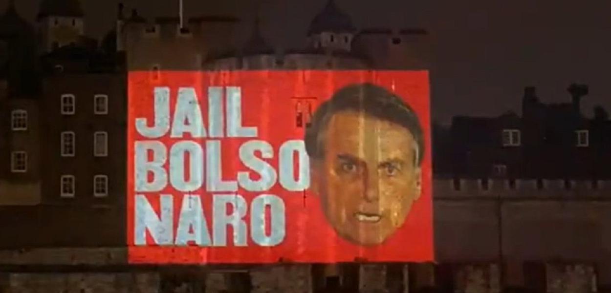 Vídeo: Projeção na Torre de Londres pede prisão de Bolsonaro