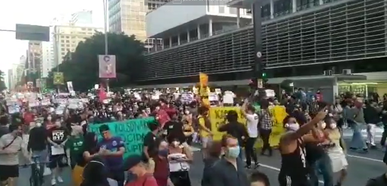 Protesto na Avenida Paulista contra Bolsonaro