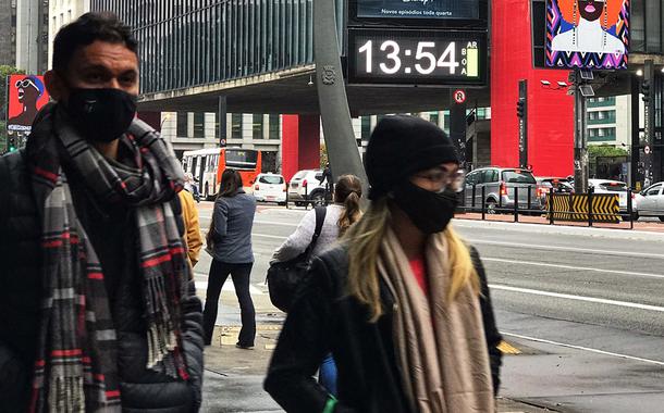 Baixa temperatura na Avenida Paulista em São Paulo