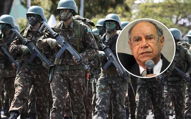 Militares e o ex-coronel Carlos Alberto Brilhante Ustra