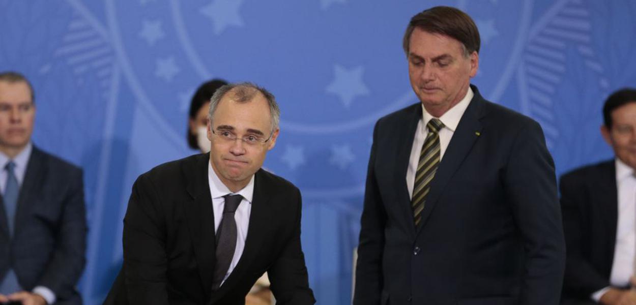 André Mendonça e Jair Bolsonaro