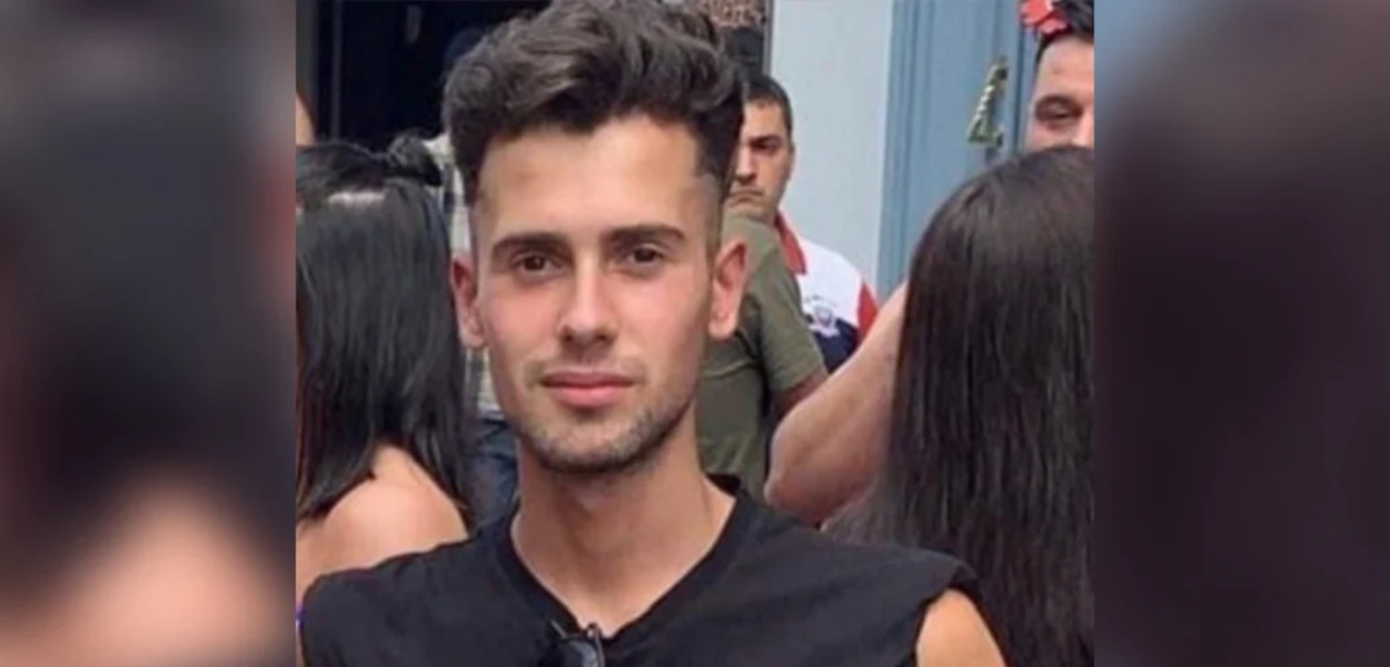 Samuel Luiz Muñiz, um auxiliar de enfermaria de 24 anos que nasceu no Brasil e vivia na Espanha desde a infância, foi encontrado inconsciente perto de uma casa de festas de La Coruña depois de ser agredido