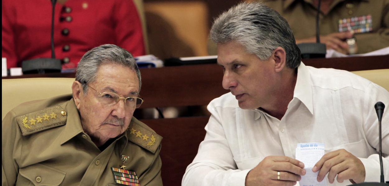 Raúl Castro e Miguel Díaz-Canel