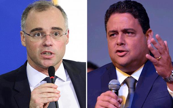 Ministro da AGU, André Mendonça, e o presidente da OAB, Felipe Santa Cruz