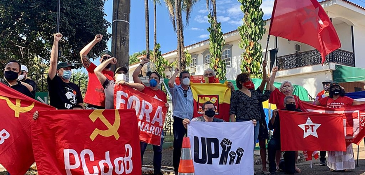 Protesto acontece nesta terça-feira (13) em frente à embaixada cubana em Brasília