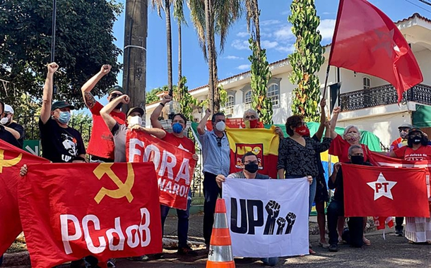 Protesto acontece nesta terça-feira (13) em frente à embaixada cubana em Brasília