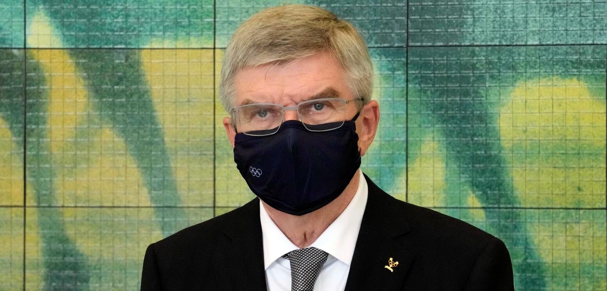 Presidente do Comitê Olímpico Internacional (COI), Thomas Bach, durante visita a Hiroshima, no Japão
16/07/2021 Eugene Hoshiko/Pool via REUTERS