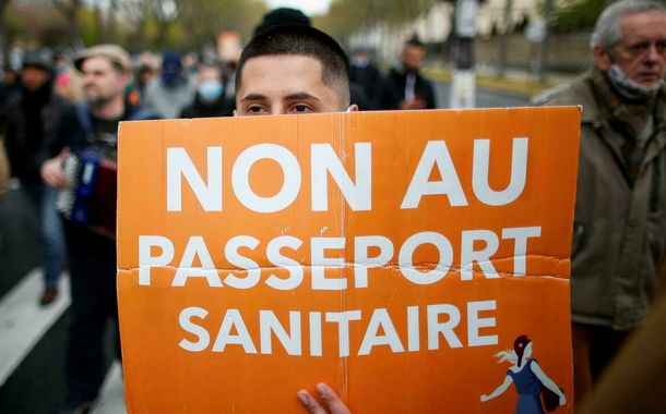 Protestos contra a obrigatoriedade do passaporte sanitário na França