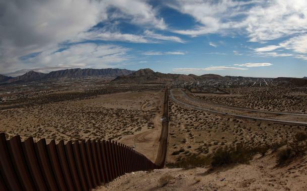 Muro na fronteira entre México e EUA