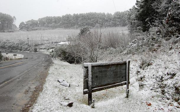 Neve na zona rural de São Joaquim, Santa Catarina